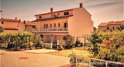 Apartmani Perkic, privatni smeštaj u mestu Rab, Hrvatska